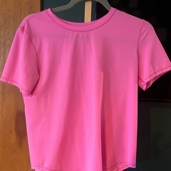 Lululemon High-Neck Running and Training T-Shirt in Pow Wow Pink Size: 6 - Picture 5 of 7